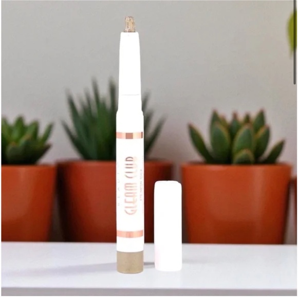 Other - GOLD Kim Kardashian Gleam Club Eye Shadow Stick - REFLECT new PC